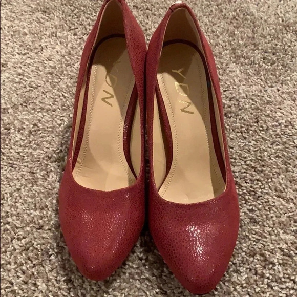 Pumps Metallic Mauve Pink Round Toe Textured Heels - Picture 3 of 8